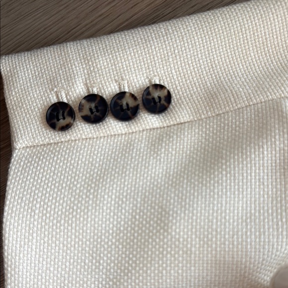 H&M Elegant Cream Blazer - Picture 5 of 6